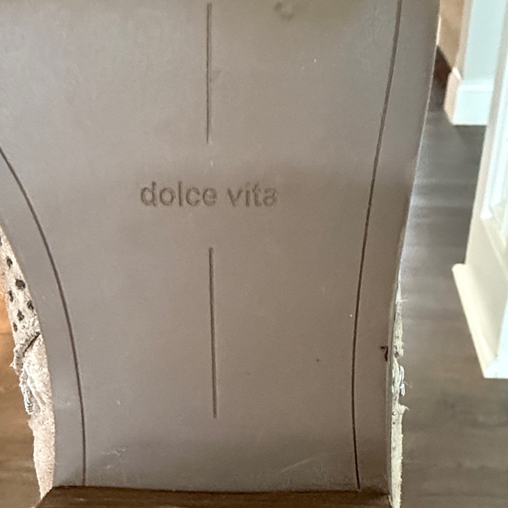 Dolce Vita EUC Sofie Taupe Perforated Suede Ankle Booties 8.5 - Picture 6 of 9